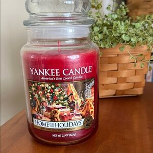 Yankee Candle - Home for the Holidays Scent -22 oz Jar-NWT
